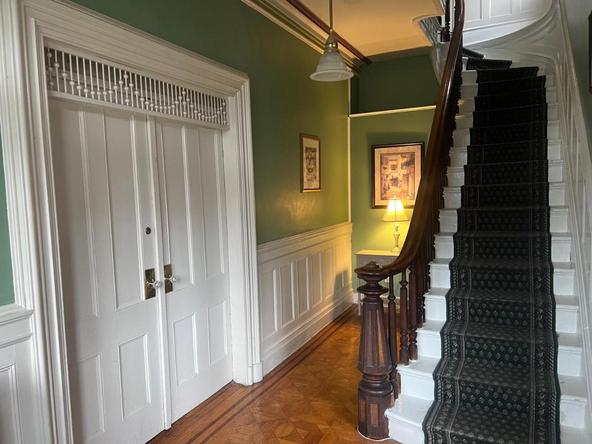 Private Victorian Apartment In Convenient City Location On 5 Acre, Sleeps 5 Poughkeepsie Exterior foto