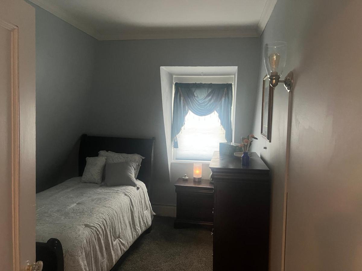 Private Victorian Apartment In Convenient City Location On 5 Acre, Sleeps 5 Poughkeepsie Exterior foto