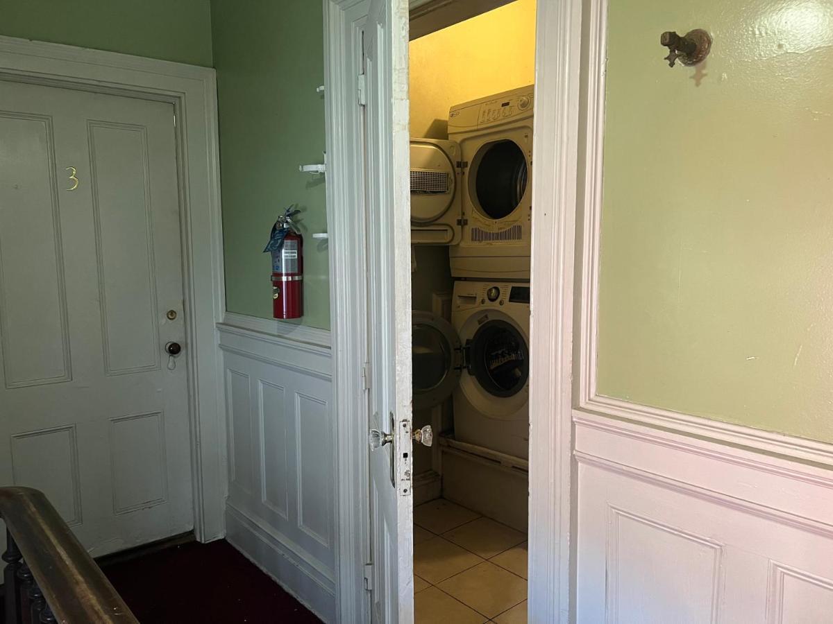 Private Victorian Apartment In Convenient City Location On 5 Acre, Sleeps 5 Poughkeepsie Exterior foto